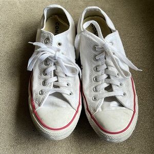 Men’s 7.5 women’s 9.5 white converse all star low top sneakers